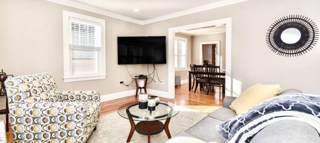Spacious Private Retreat Near Downtown Boston!