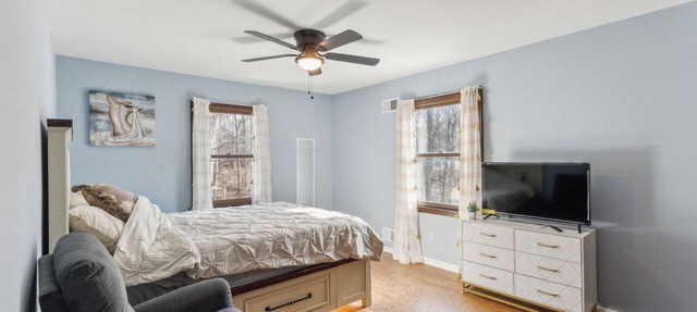 Spacious private 6 bedrooms Oasis Retreat in lovely Gaithersburg