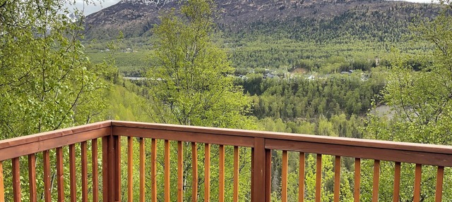 Spacious Private Home w/Mountain Views, 7 P Hot Tub, Lg Patios, 4Bed, Sleeps 12