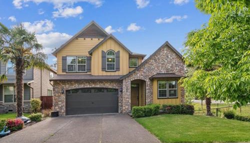 Spacious, Quiet, private, 5 BR Near Portland DT