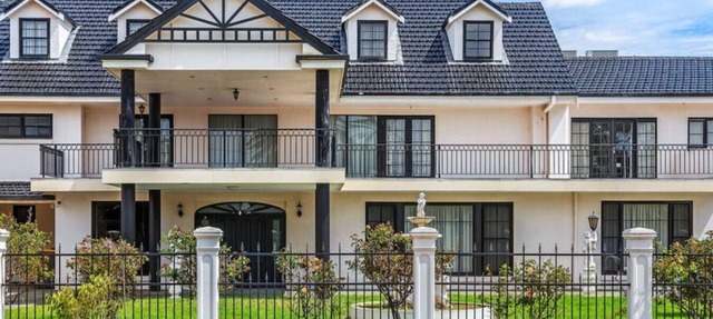 Spacious Retreat: Enjoy the Beach & City