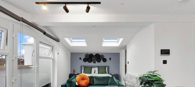 Spacious Rooftop Studio Flat in London