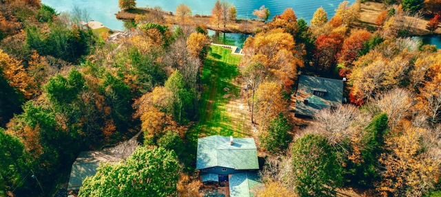 Spacious & Secluded Lakefront Oasis ~ Private Dock