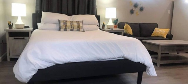 Spacious Studio apartment *Near Balloon Fiesta Park*Air Conditioned