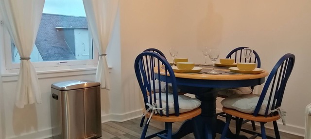 Spacious Stylish Centrally Located Flat near beach