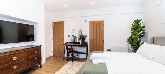 Spacious Stylish Studio, Hoylake