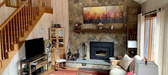 Spacious Three-level Home , Well-Furnished, Fun Playroom, Minutes to Mt. Snow