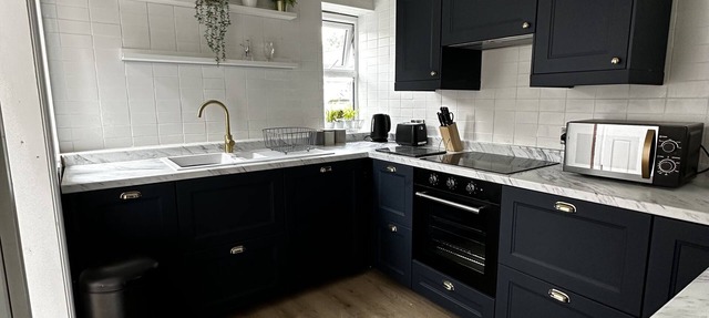 Spacious Victorian self contained flat, looking over Oswestry with great views