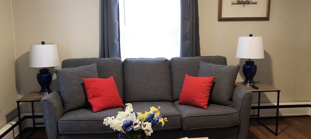 Spacious White Mountain renovated 2 bedroom
