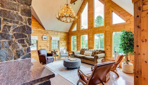 Spacious Wilmington Cabin: Walk to Lake