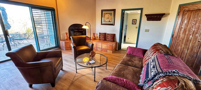 Spectacular Mountain Views- Newly Renovated!