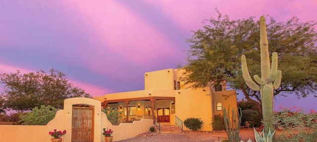 Spectacular Views, Heated Pool, & Outdoor BBQ