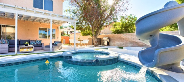 Splash Pad, Waterslide, B-ball Ct, Heated Pool & Spa, Fire Pit, Arcade Room, FUN