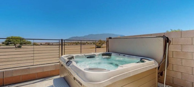 Splendid Balloon Fiesta House w/Hot Tub