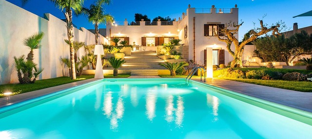 Splendid villa with pool and private wellness area. Non far from the sea
