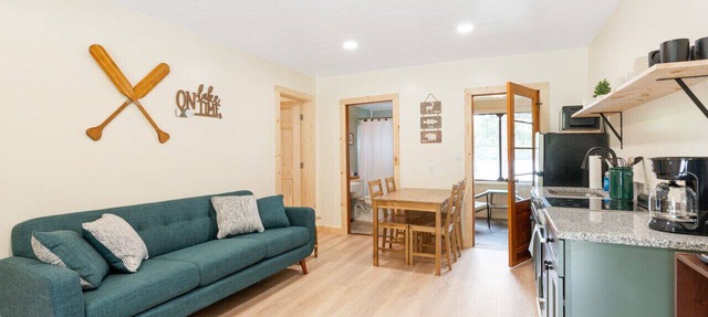 Squam waterfront 2 bed 2bath (Suite 9)