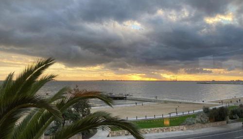 St Kilda absolute beachfront views