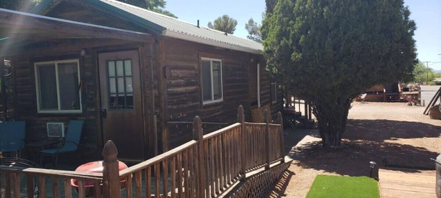 Stampede - Cabin 2 Tiny Home w/shared hot tub