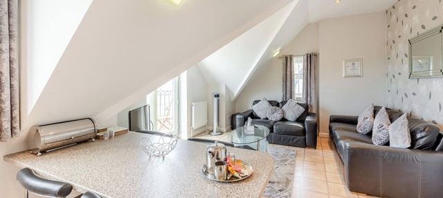 STARLIGHT SUITE, country holiday cottage in Bispham