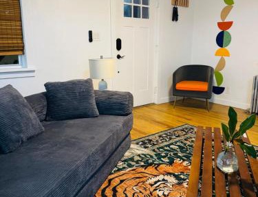 Staten Luxe, Modern Stay Close to NJ, NYC and Brooklyn!