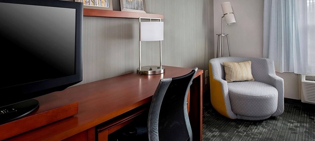 Stay Connected & Explore the Jersey Shore Region with Parking & Swimming Pool!