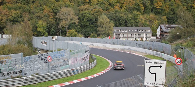 Stay with excellent view on the Track