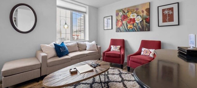 #StayInMyDistrict Downtown Loft