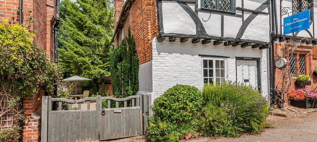 Step back in time and stay in this Grade II listed period holiday cottage with its slanted walls and