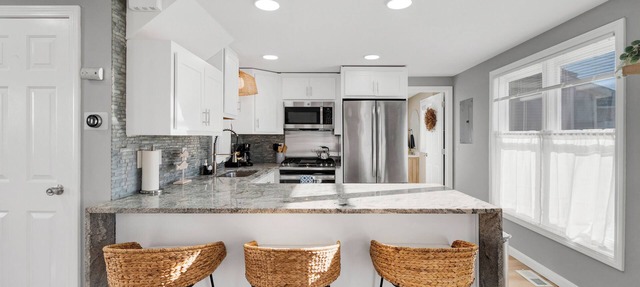 Steps away to the beach - Surf - Sun & Sand beach house
