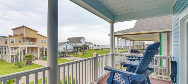 Steps from Gulf: Freeport Home w/Water Views