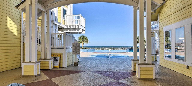 Steps to Private Beach: Galveston Resort Condo!