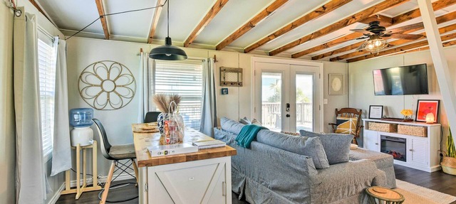 Steps to Sand: Surfside Beach Gem w/Large Yard