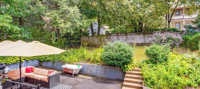 Steps to Union College: Home w/Shared Yard!