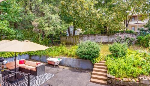Steps to Union College: Home w/Shared Yard!