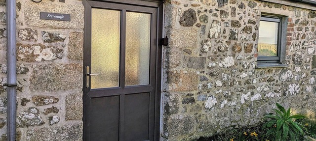 Sterennyk barn conversion, The Lizard village,easy access to the sw coast path.