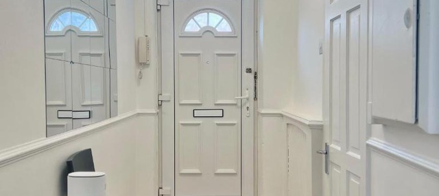 Stockwell apartment 1 minute walk to underground