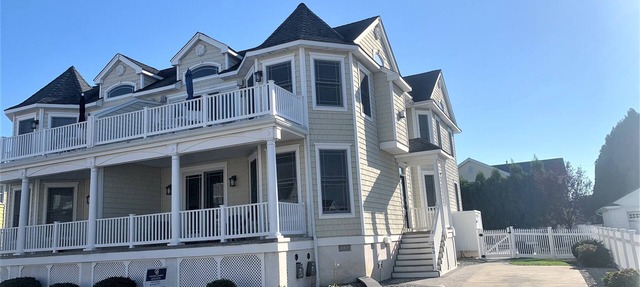 Stone Harbor home w pool & walk to beach/town