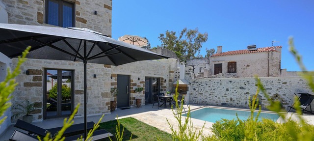 Stone project villa, pool,near tavern,supermarket