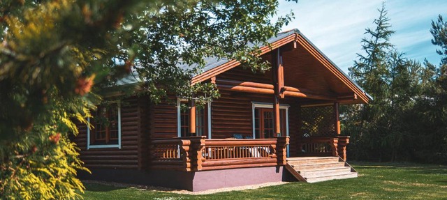 Strathisla - Luxury Two Bedroom Log Cabin with Private Hot Tub & Sauna