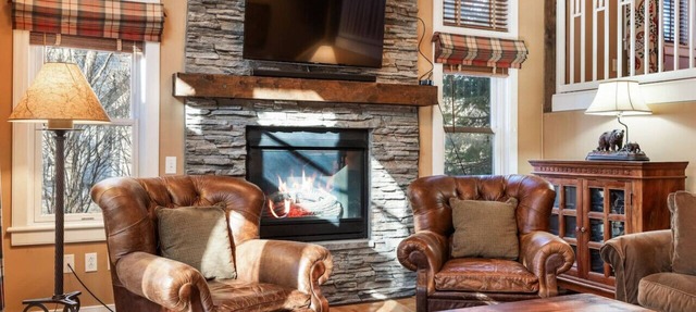 Stratton Springs Premier End Unit with Hot Tub