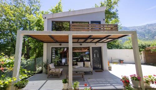 Stream House - Luxury living next to the river