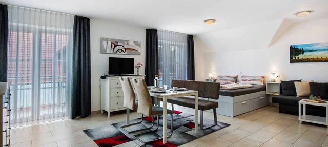 Studio Apartment 'Mia' with Mountain View, Balcony, and Wi-Fi