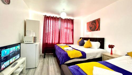 Studio Apartment, Private Bathroom and Parking