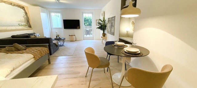 Studio Apartment 'Zentral Mit Überdachter Terrasse' with Private Terrace and Wi-Fi