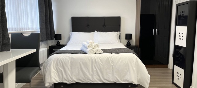 Studio appt - Sleeps 2 - Free Parking - 5min-Metro