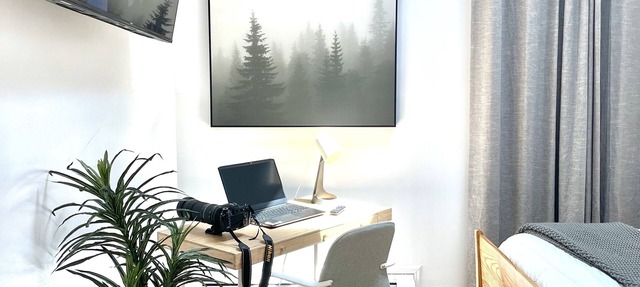 Studio Close to Downtown w/Trail Access