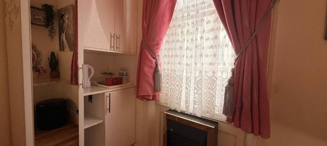 Studio/Deluxe double room with shower/3