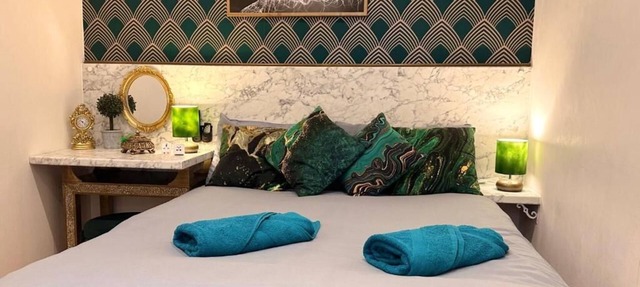 Studio/Deluxe double room with shower/1