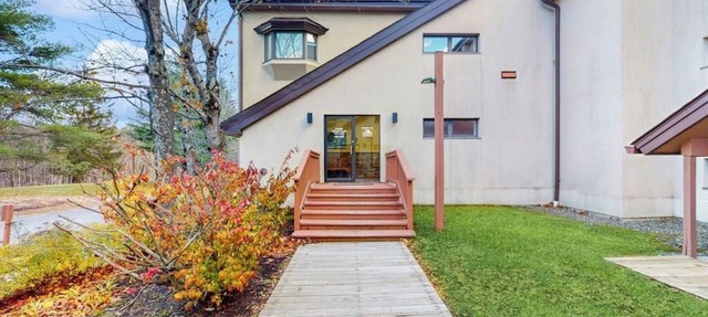 Studio w/mountain view, shared pool, hot tub, sauna, tennis courts & shuttle