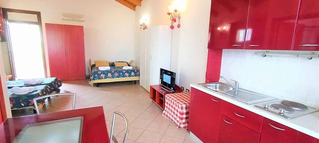 Studio with balcony and air conditioning